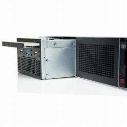 HPE P50728-B21 DL380 Gen11 SFF ユニバーサルメディアベイ